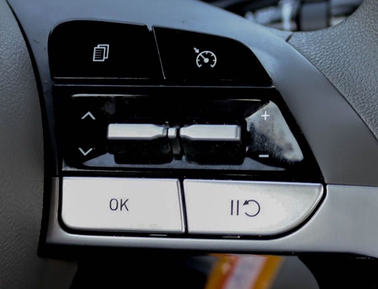 Hyundai Elantra Smart 1.6L Hyundai Elantra 2022 GCC 1.6 L accident-free,  in excellent condition, 706 P.M