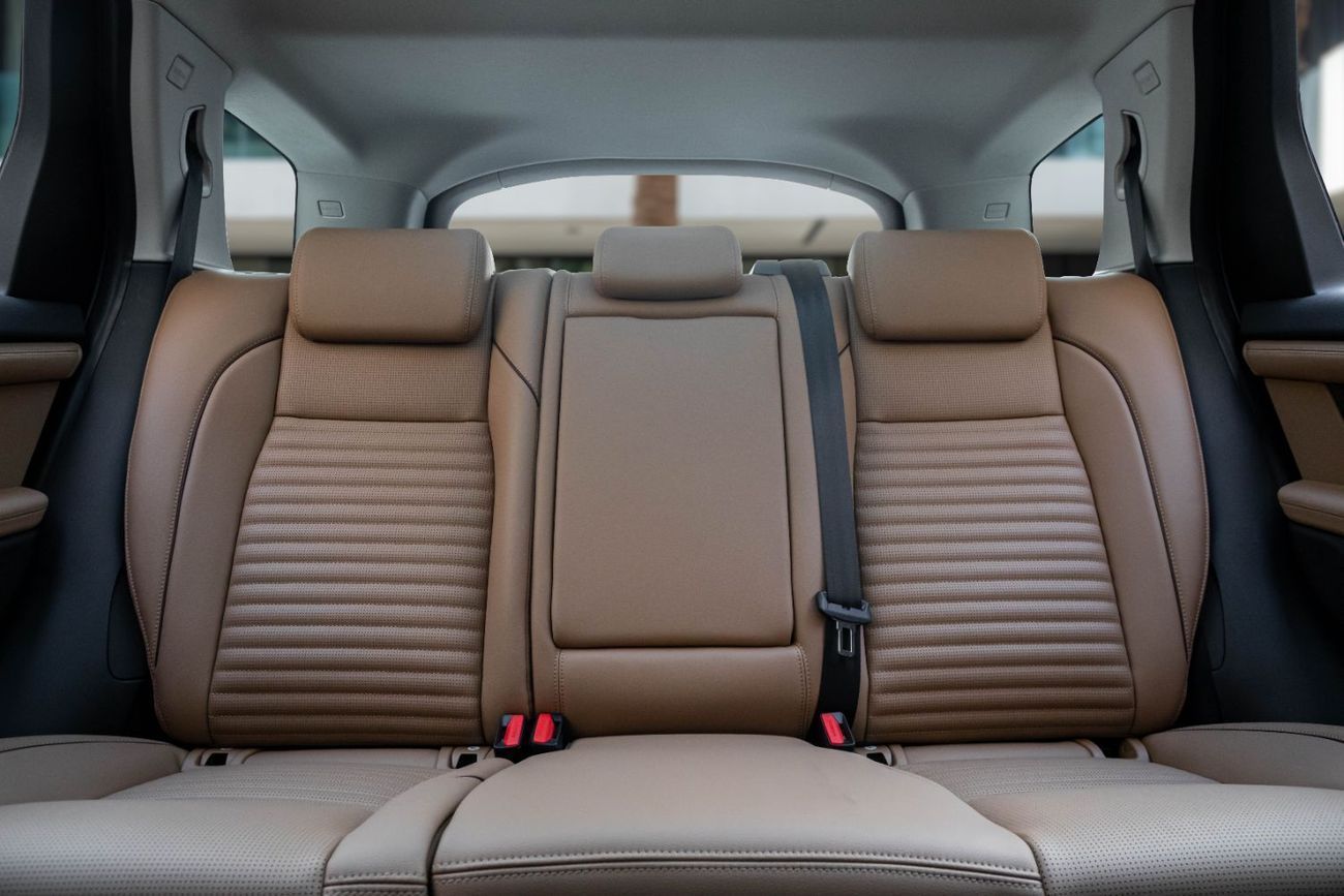 Land Rover Discovery Sport Dynamic SE P250 | 3,231 P.M  | 0% Downpayment | Immaculate Condition!