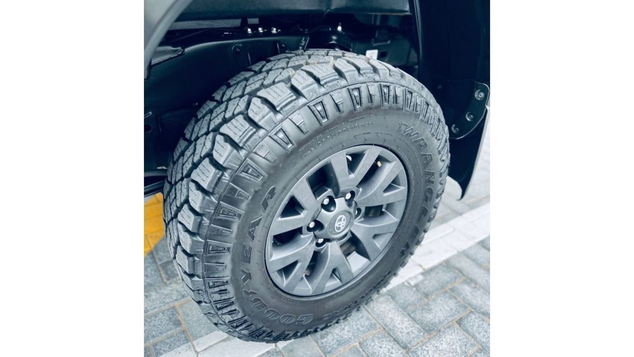 Toyota Tacoma MODELL 2023 With low Miles 7500