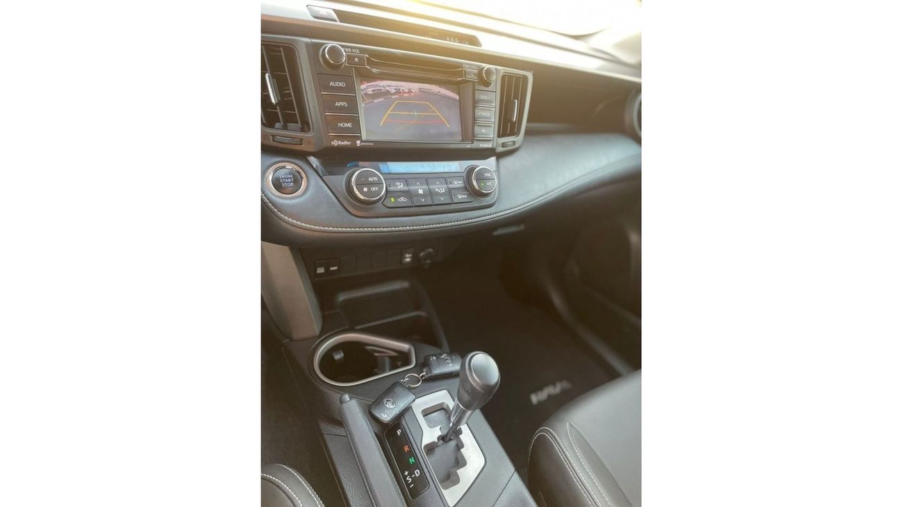 Toyota RAV4 2018 Toyota Rav4 2.5L V4 - Push Start and Auto Trunk Full Option With 2 keys -
