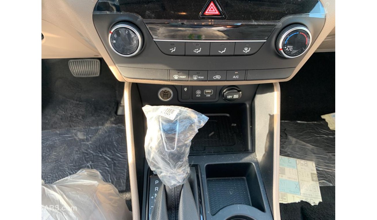 Hyundai Tucson 2.0L DOWN BRAKE, 1-Power Seat, DVD+Rear Camera, Alloy Rims 18'', Rear AC, Push Start, Key Start