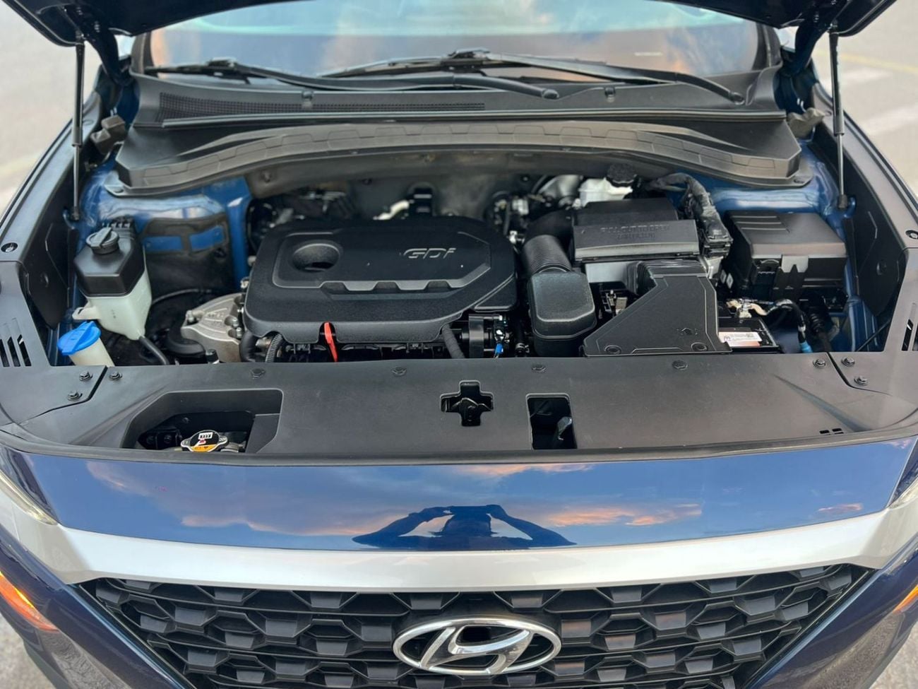 Hyundai Santa Fe STD (NON GCC) 2019 Hyndai Santafe Fe 2.4L V4 FWD - Rear Camera & Sensor