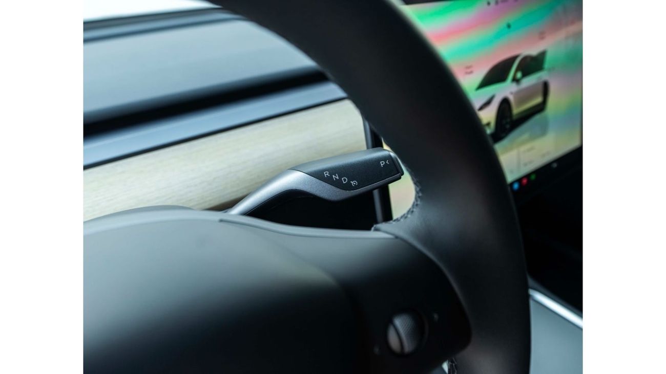 تسلا موديل Y AED 2,831 PM • MODEL Y LONG RANGE • ONLY 4,500 KMS • OFFICIAL TESLA WARRANTY UNTIL 2030•