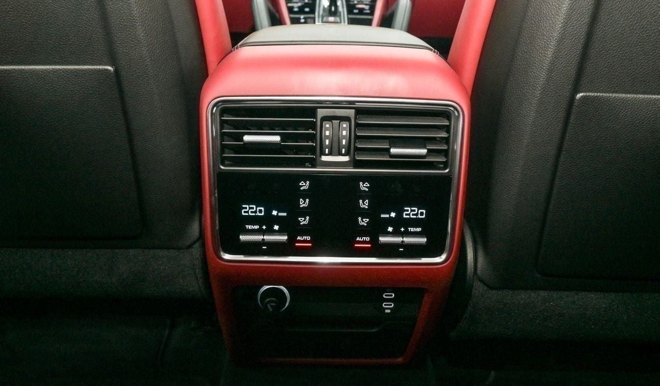 Porsche Cayenne GTS COUPE 2023 V8