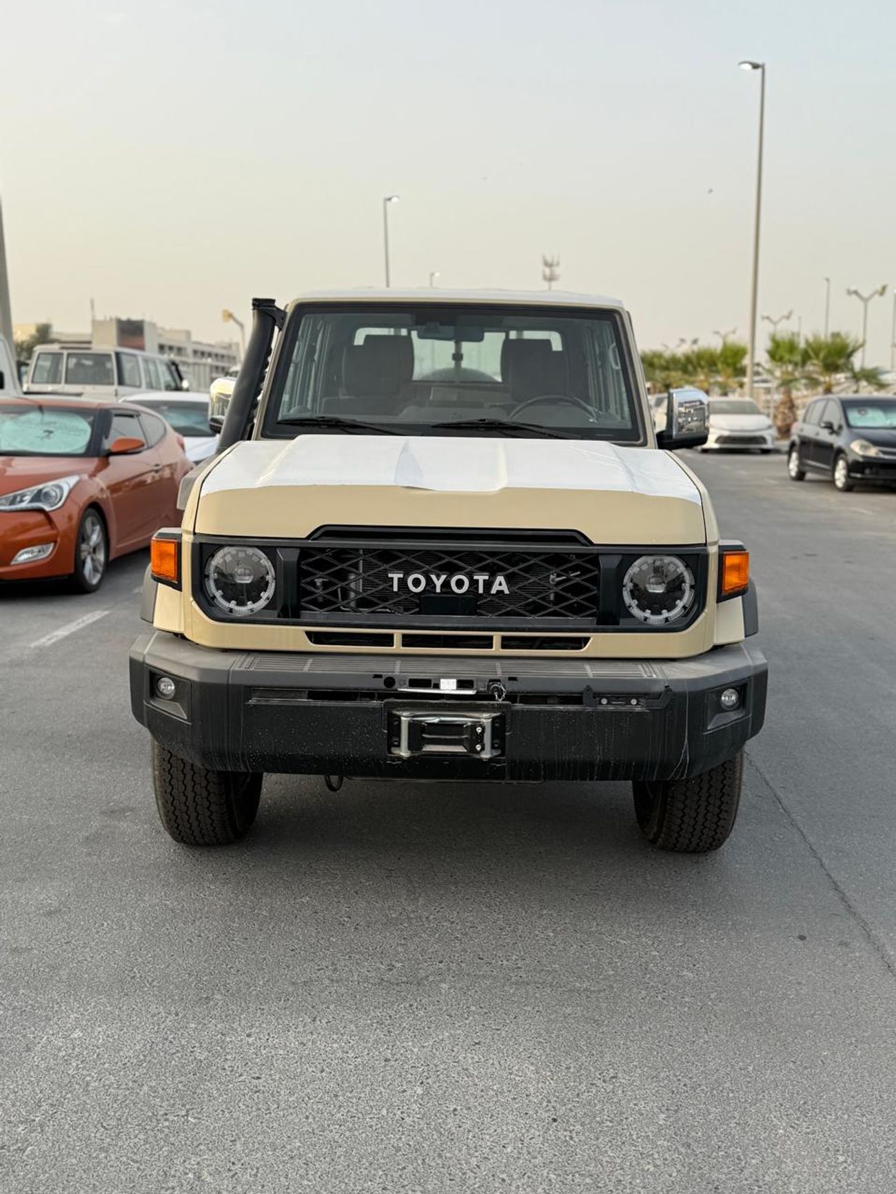 Toyota Land Cruiser Pick Up LC79 PICKUP 2.8L DIESEL D/C , FULL OPTION , A/T 2025 MODEL