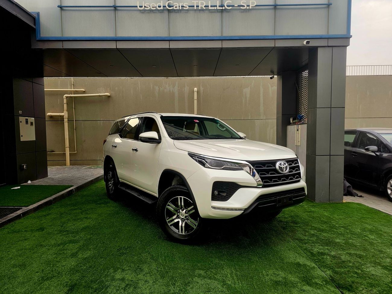 Toyota Fortuner EXR / V4 2.7L/ NEW SHAPE/ LEATHER/ LOW MILEAGE