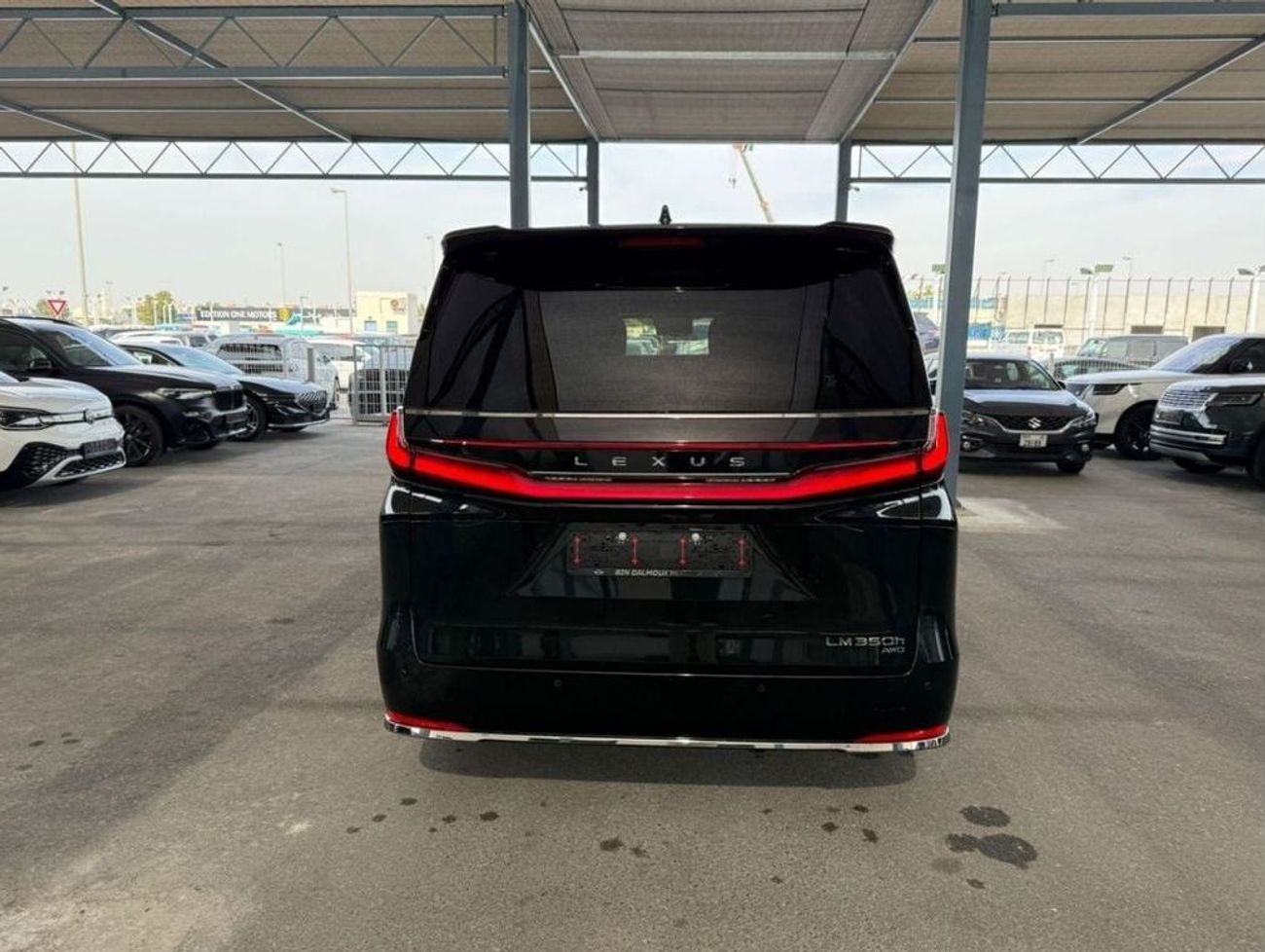 Lexus LM 350h Lexus LM 350H VIP Luxury 4-Seater AWD 2025 Model Year