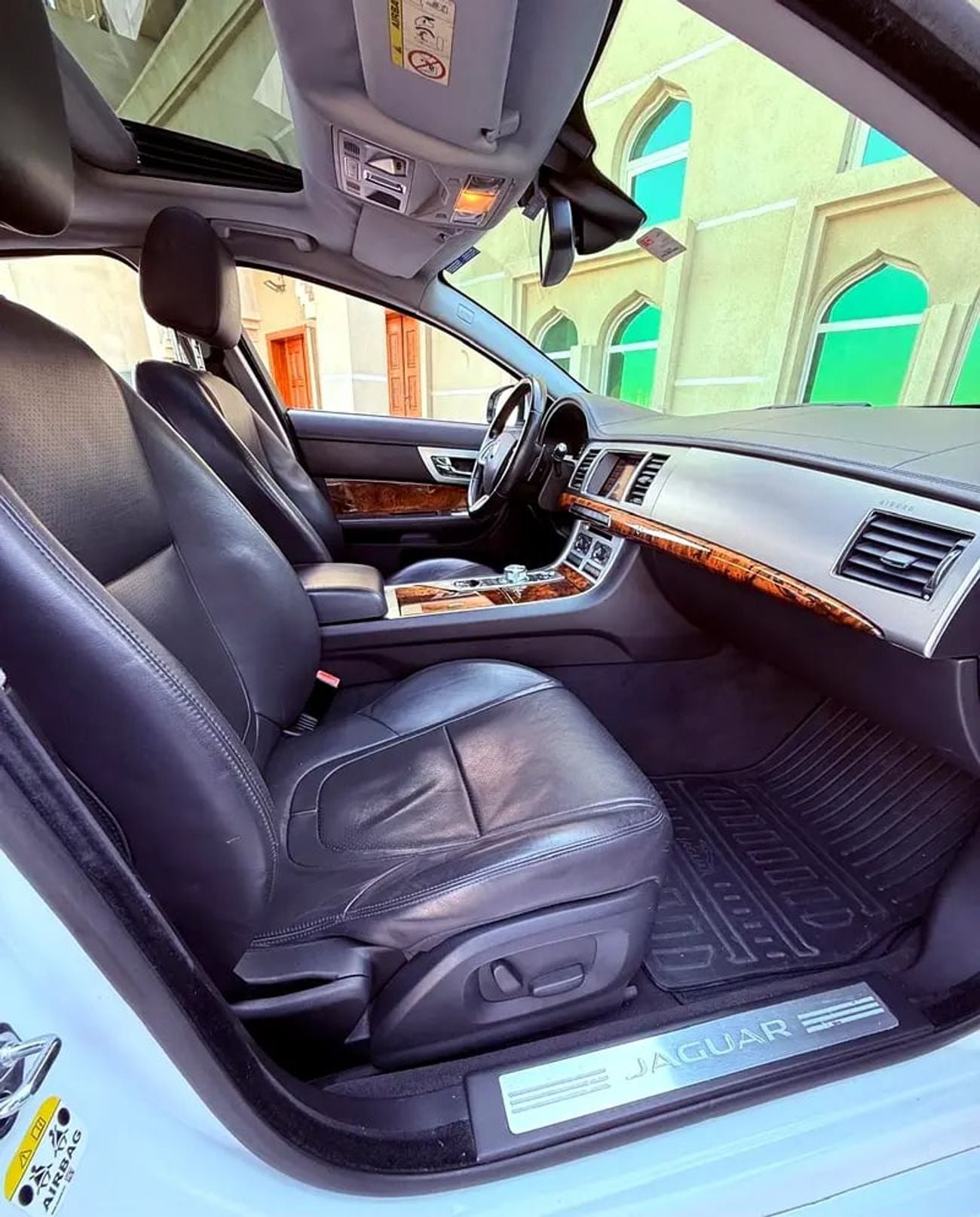 Jaguar F-TYPE جاكوار FX خليجي V6 سوبر تشارج موديل فل اوبشن