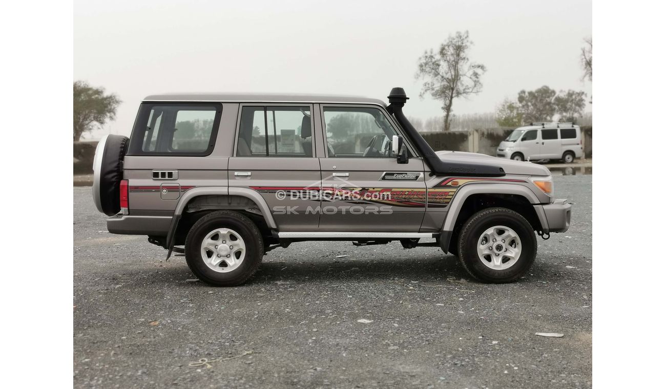 Toyota Land Cruiser 70 4.5LDiesel, M/T,  Alloy Rims, Diff Lock, Rear Camera, 4WD (CODE # LX7603)