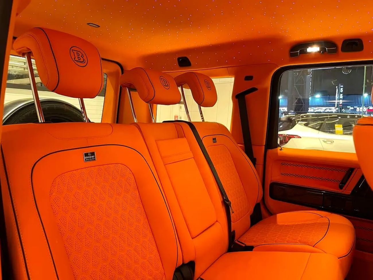 Mercedes Benz G63 AMG G63 / / BRABUS KIT G800 / SPECIAL COLOR / FULL CARBON FIBER