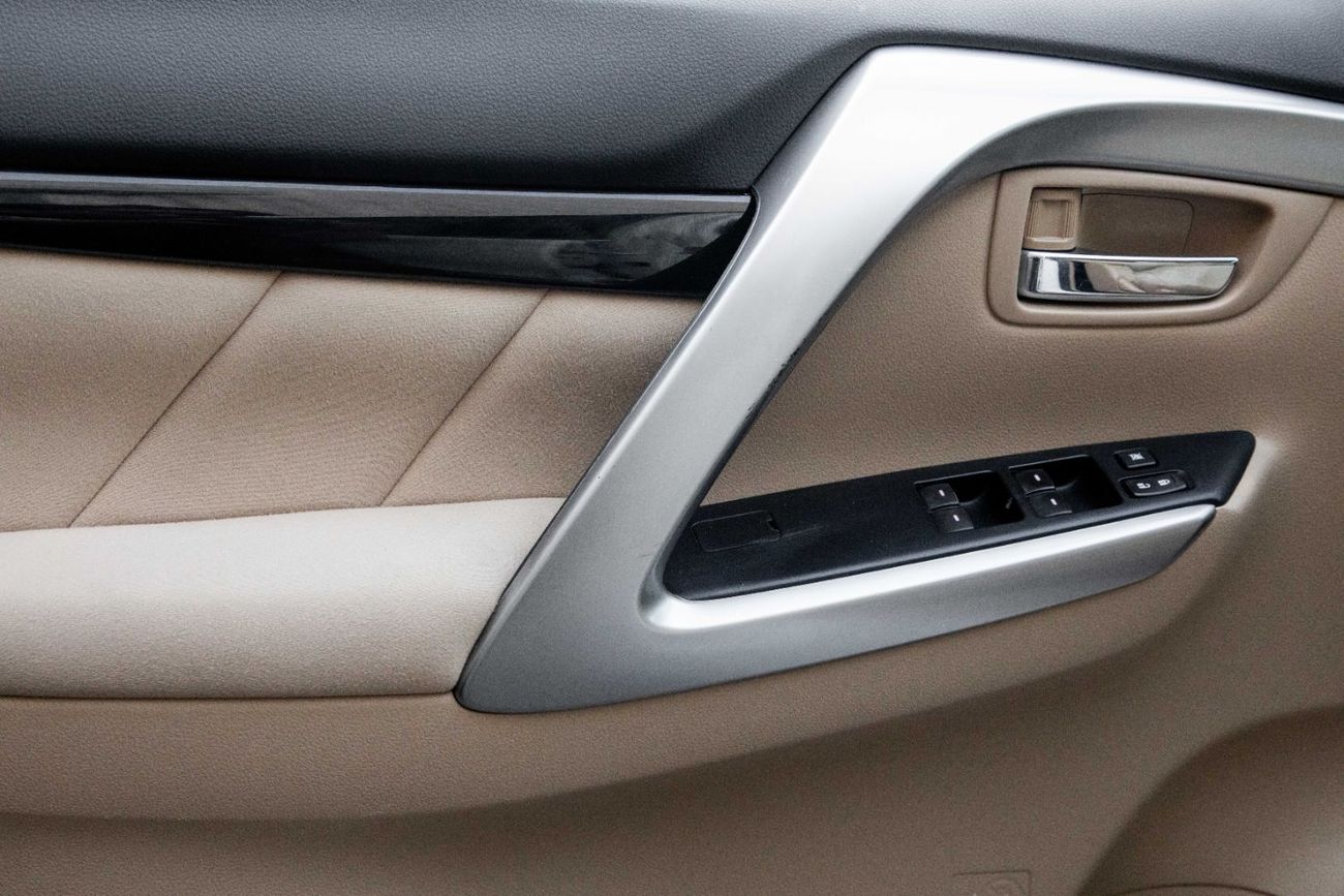 ميتسوبيشي مونتيرو سبورت 1,273 P.M | 0% Downpayment | ONE OWNER | AGENCY HISTORY