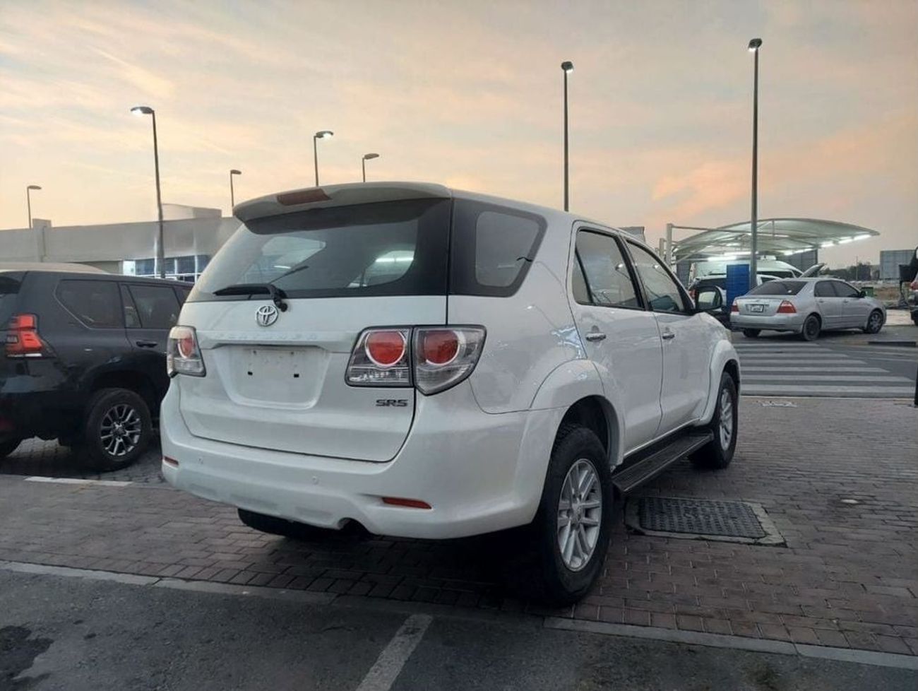 تويوتا فورتونر 2.7L PETROL 4WD AUTOMATIC TRANSMISSION