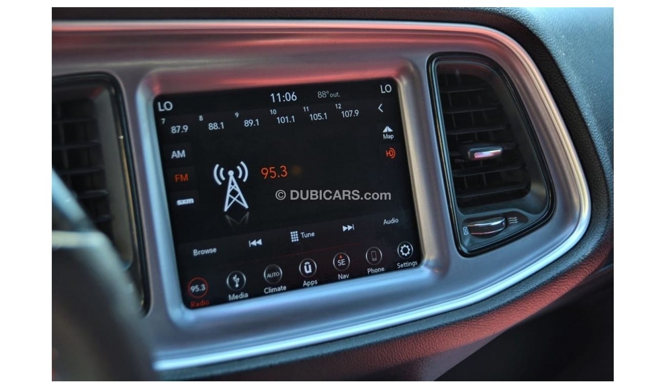 دودج تشالينجر SXT بلس