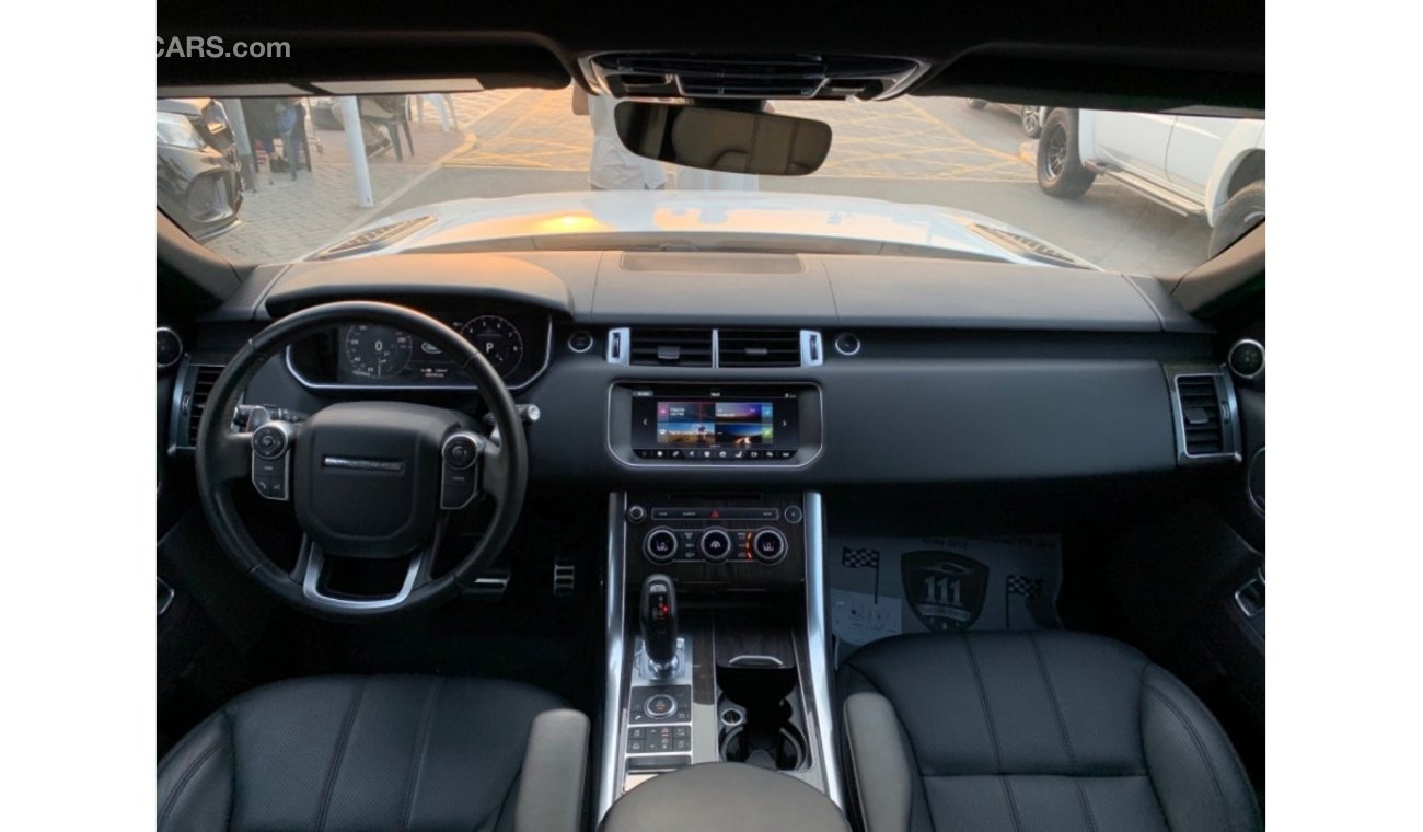 Land Rover Range Rover Sport Range Rover sport 2017, white color, black roof color + panoramic sunroof and full option in very ex