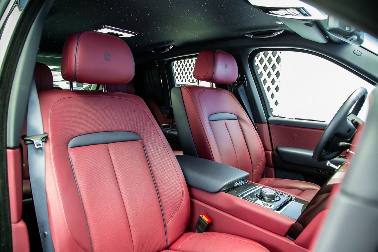 رولز رويس كولينان بلاك بادج