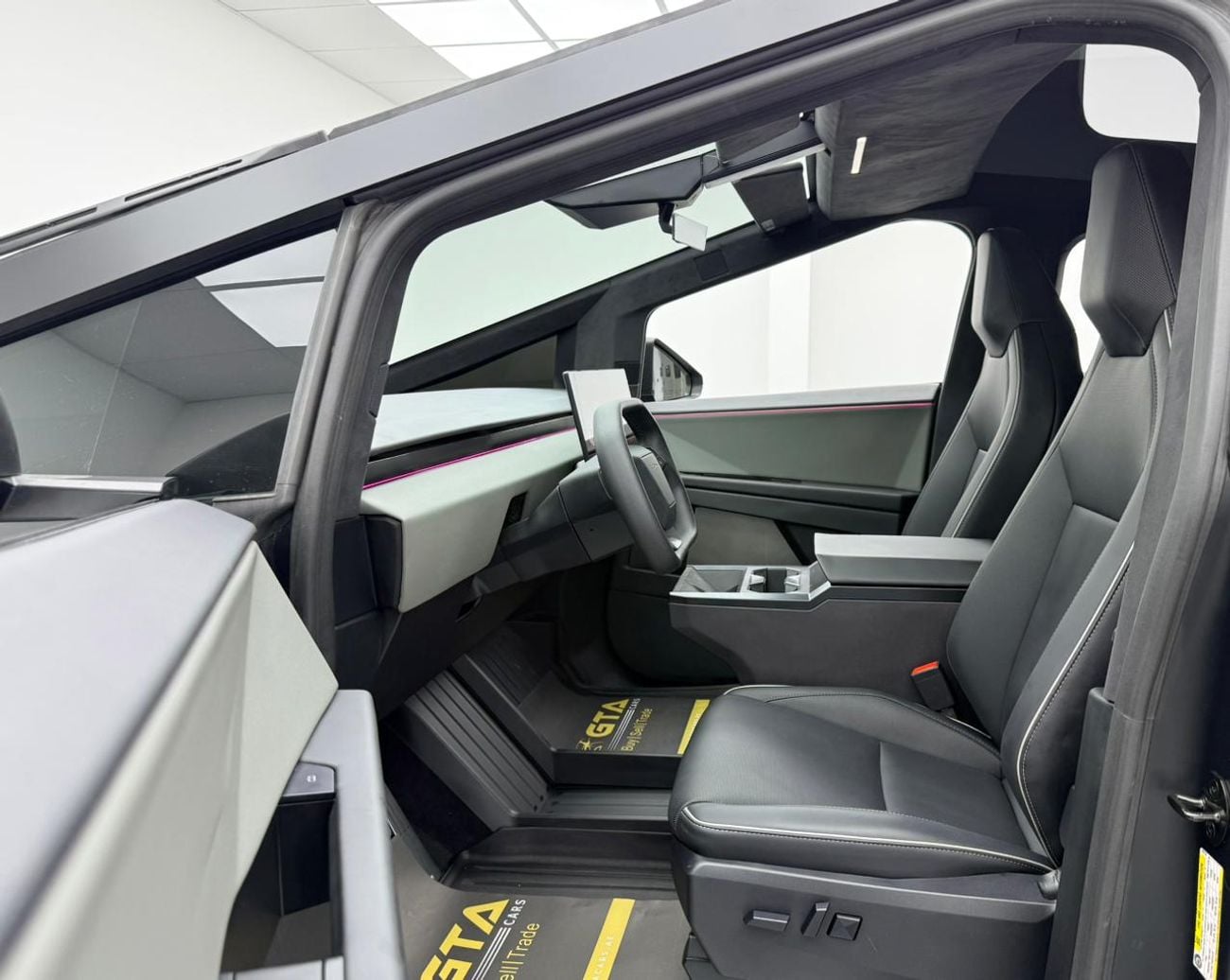 Tesla Cybertruck FOUNDATION SERIES AWD 2025 Tesla Cyber truck Foundation Series, 1 Year Warranty, Excellent Condition
