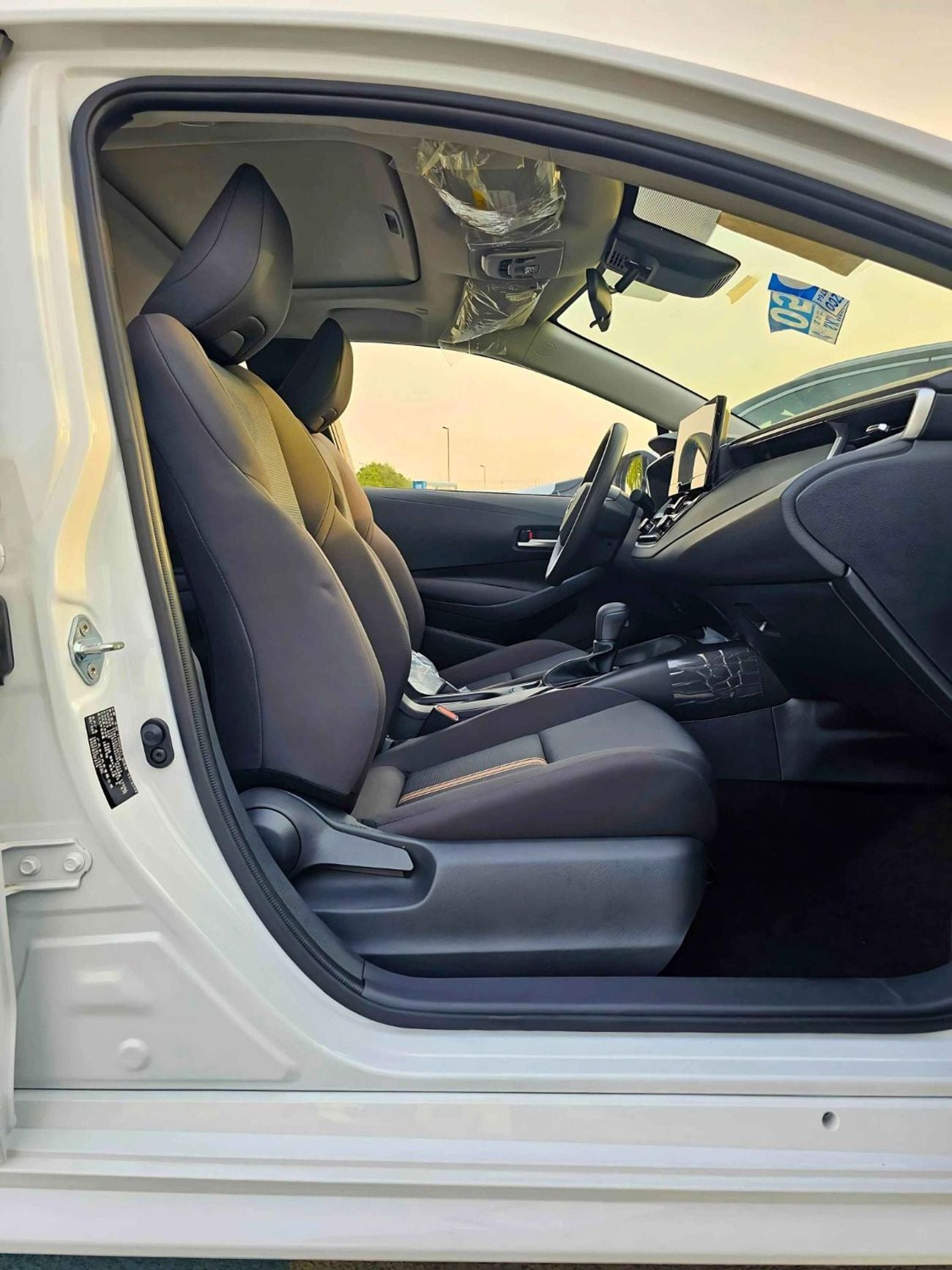 Toyota Levin STD (NON GCC) LUXURY HYBRID / 1.8L PETROL A/T / SUNROOF / REAR CAMERA (CODE # LL18HEV)