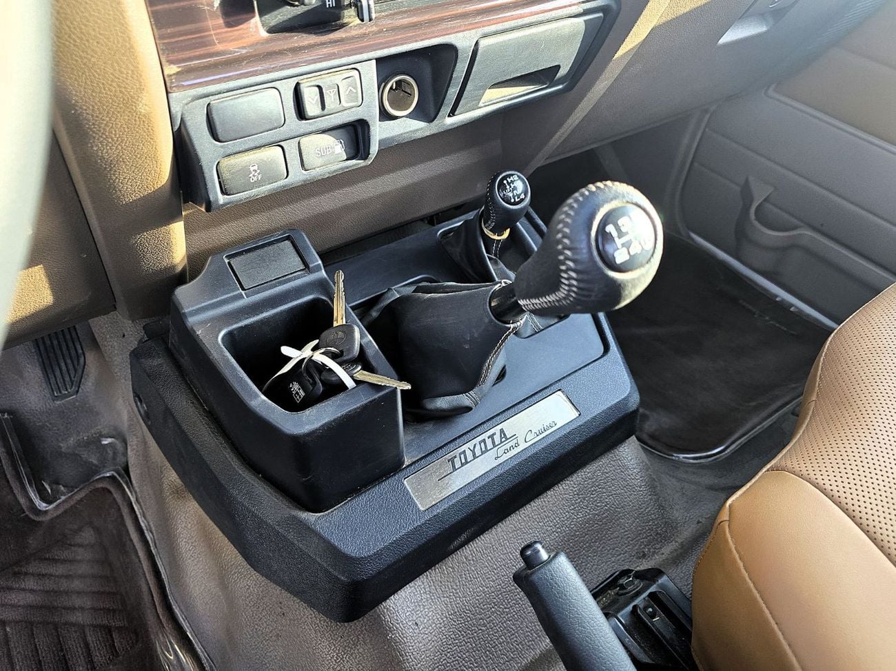 تويوتا لاند كروزر بيك آب PICKUP 70th LX1 4.0L