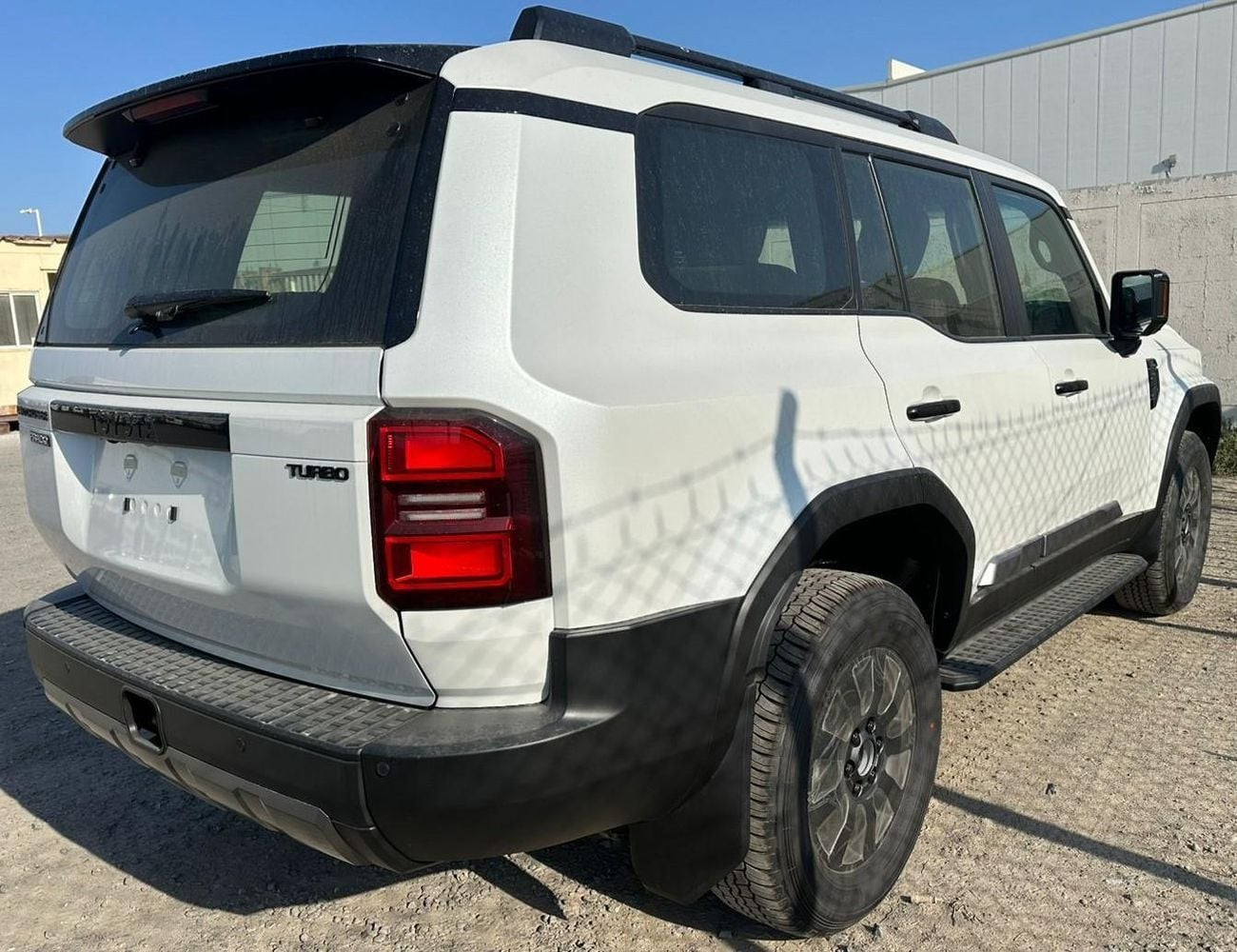 تويوتا برادو VXR Adventure Dual Tone 2.4T