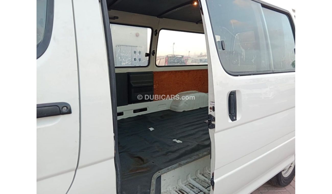 Toyota Hiace TOYOTA HIACE VAN RIGHT HAND DRIVE (PM1211)
