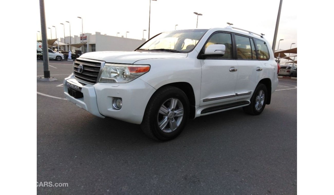 Toyota Land Cruiser 2013 gcc v6 full Automatic for sale