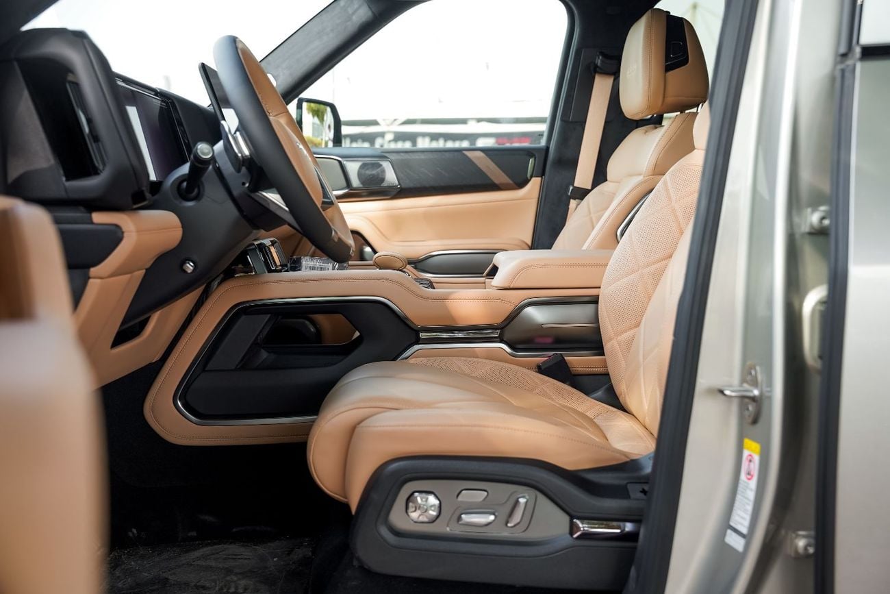 BYD Leopard 8 2025 BYD Leopard 8 with drone plug in Hybrid 2.0L 7 seater 0KM