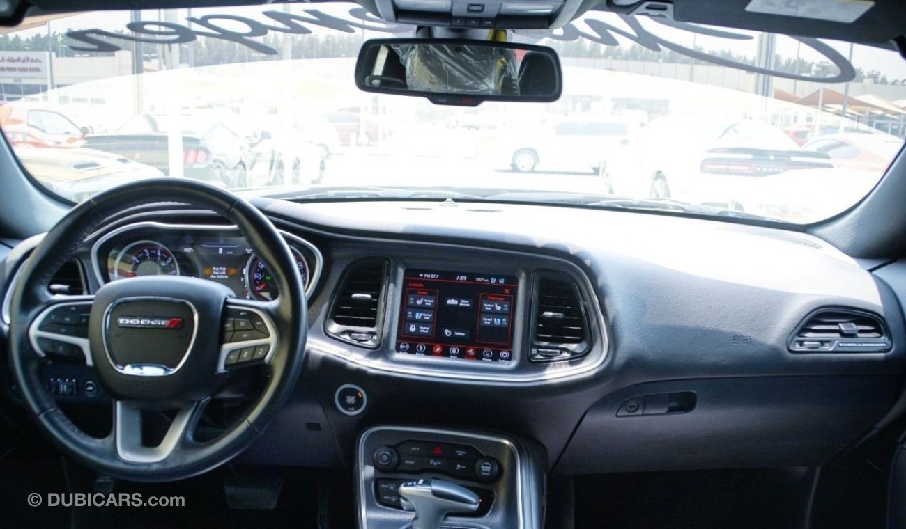 Dodge Challenger Challenger SXT V6 2018/ FullOption/ SRT Body Kit/ Leather Seats/ Low Miles/ Very Good Condition