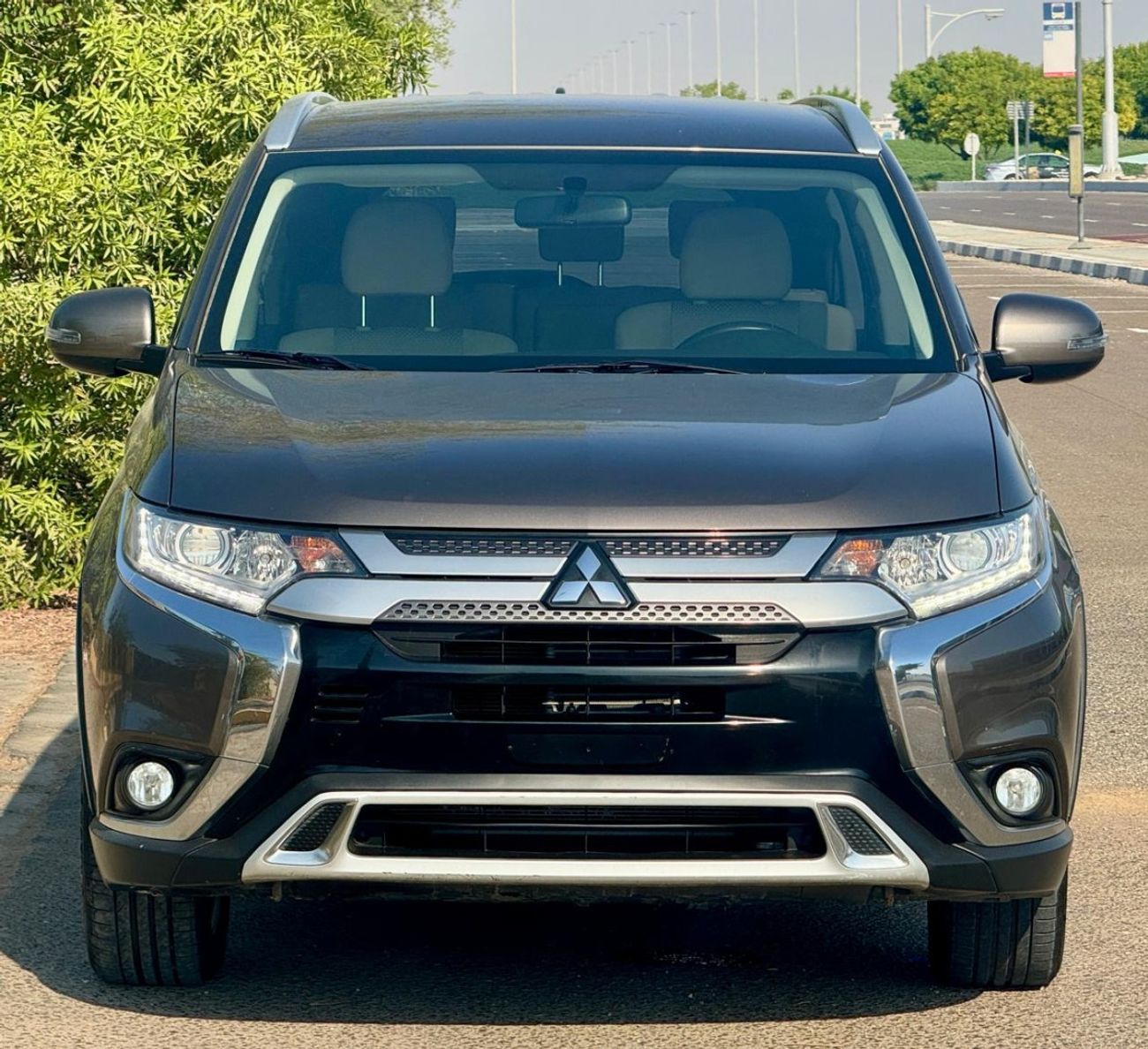 ميتسوبيشي آوتلاندر GLX High 2.4L 850-Monthly l GCC l Cruise, 4wd, GPS l Accident Free