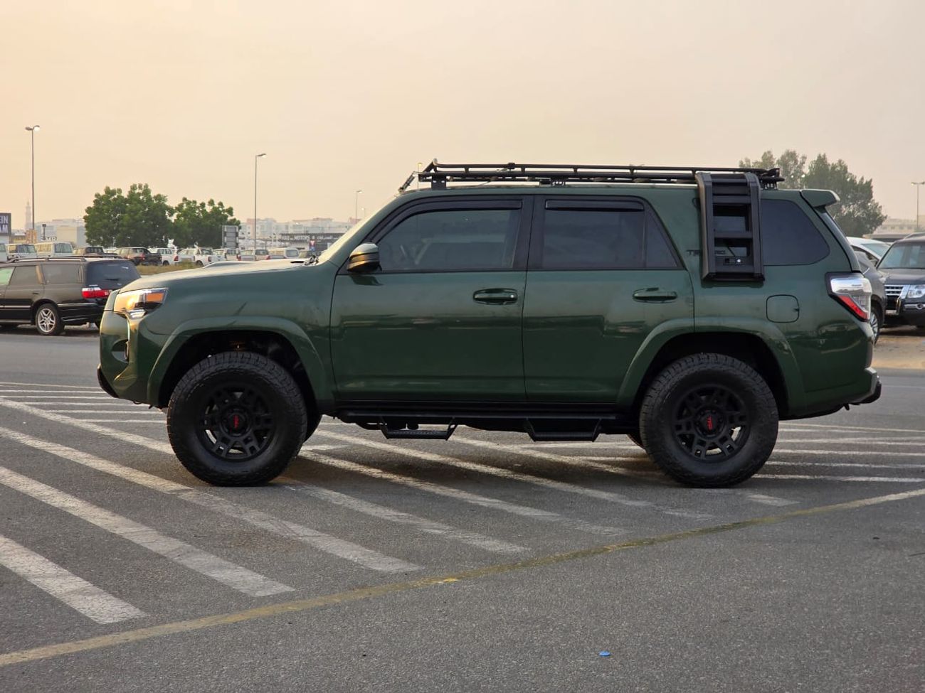 Toyota 4Runner 2020 Model TRD Pro Sunroof, 4x4 , original leather seat and Push button