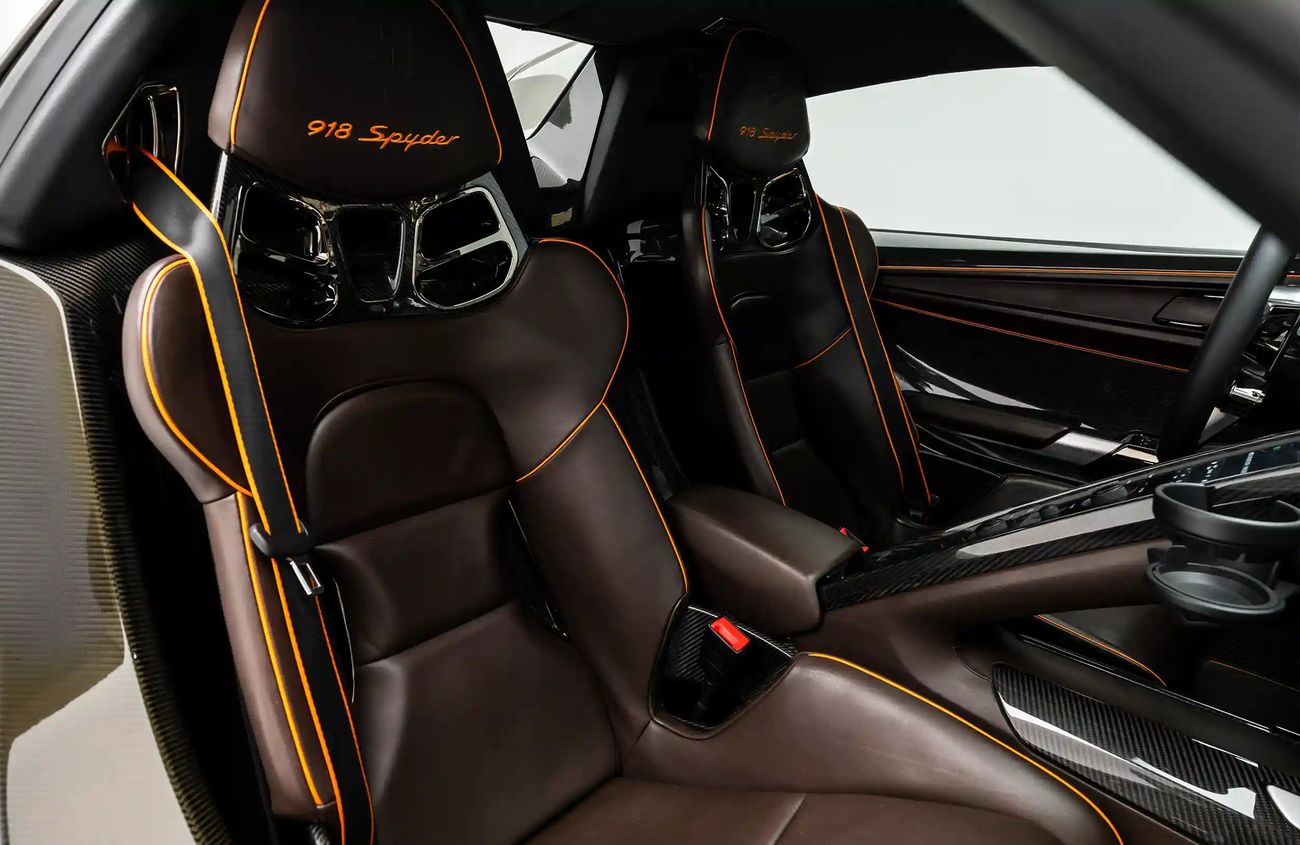 بورش 918 سبايدر 4.6L V8 N/A Engine + eMotor