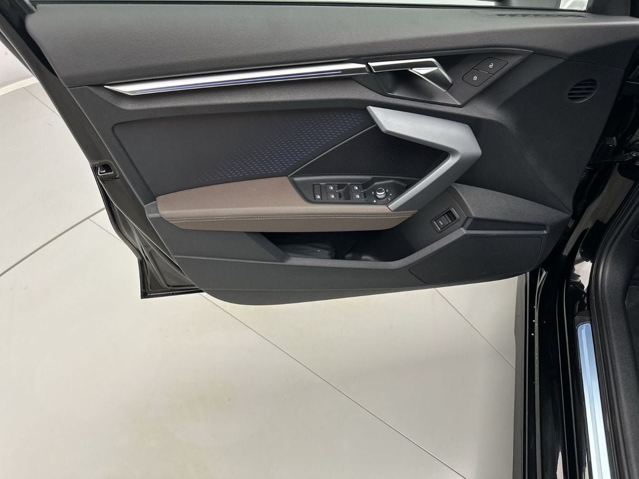 Audi A3 35 TFSI S Line 1.4L Sedan S line 35 TFSI 150hp Progress Black (Ref# 27616)