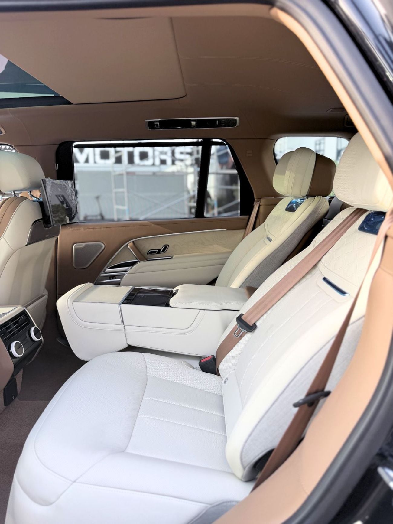 لاند روفر رينج روفر SV LWB P530