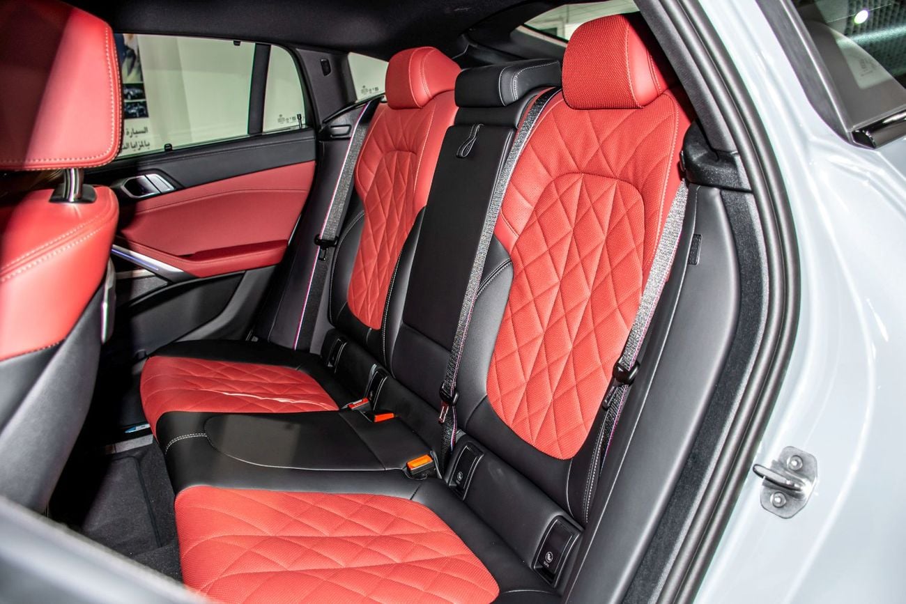 بي أم دبليو X6 XDRIVE40i LUXURY M SPORT PACKAGE