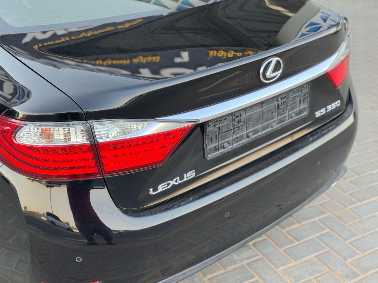 Lexus ES350 Platinum 3.5L V6 / قابل للتصدير لسوريا /  FULL OPTION / PARKING SENSORS / BLIND SPOTS / IN PERFECT C