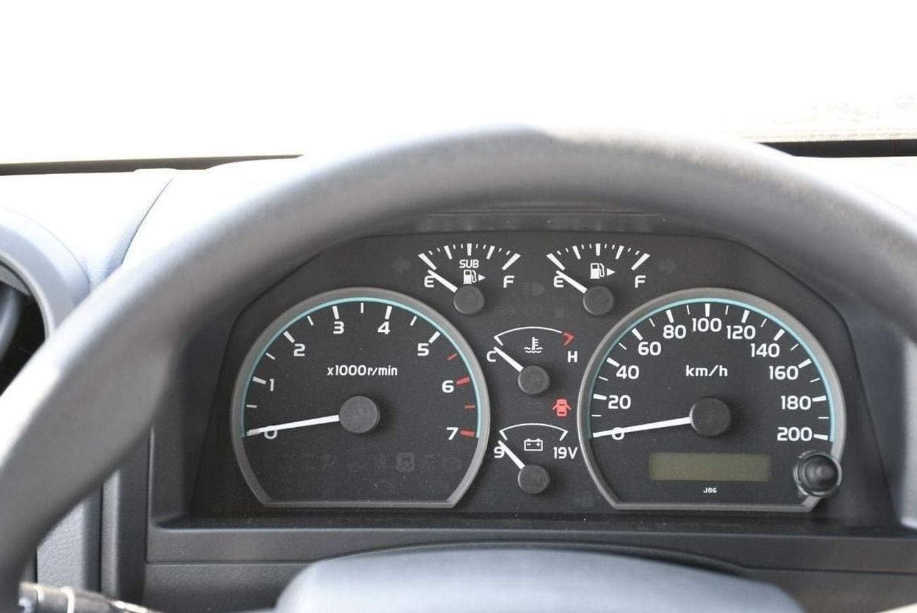 Toyota Land Cruiser 70 4.0L V6 78 Serice MT ( Ready Car )