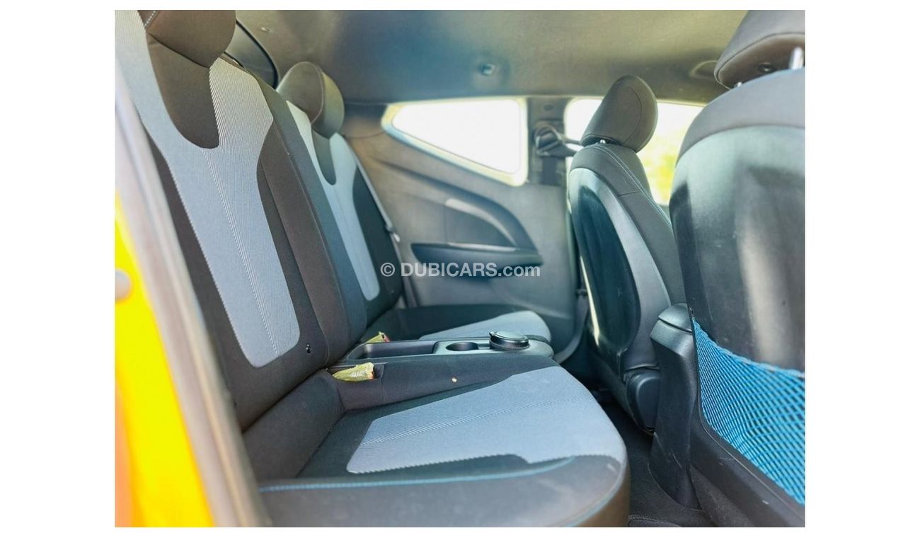 Hyundai Veloster Std 840 PM || HYUNDAI VELOSTER 2.0L || ORIGNAL PAINT || GCC || NEW YEAR OFFER