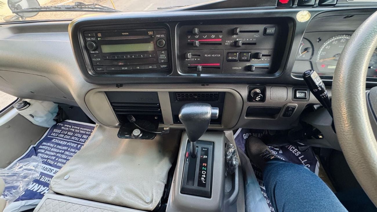 Toyota Coaster 26 SEATERS BUS | RHD | AUTOMATIC TRANSMISSION | 2014 | 4.0L DIESEL ENGINE | AIR CONDITIONER | NEAT A