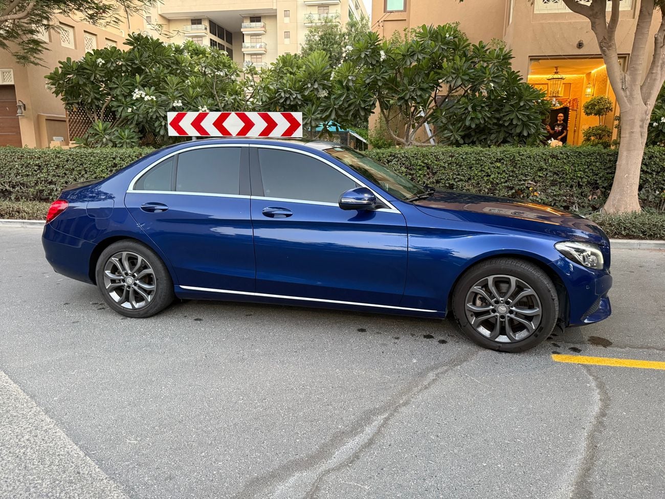مرسيدس بنز C 200 4 litre