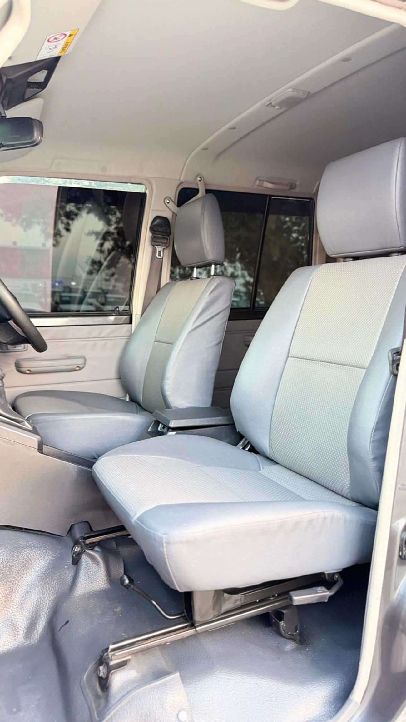 Toyota Land Cruiser Pick Up OFF-ROAD MODIFIED | DOUBLE CABIN | BULL BAR & SPORTS BAR INSTALLED | AUTOMATIC TRANSMISSION | 2.8L D