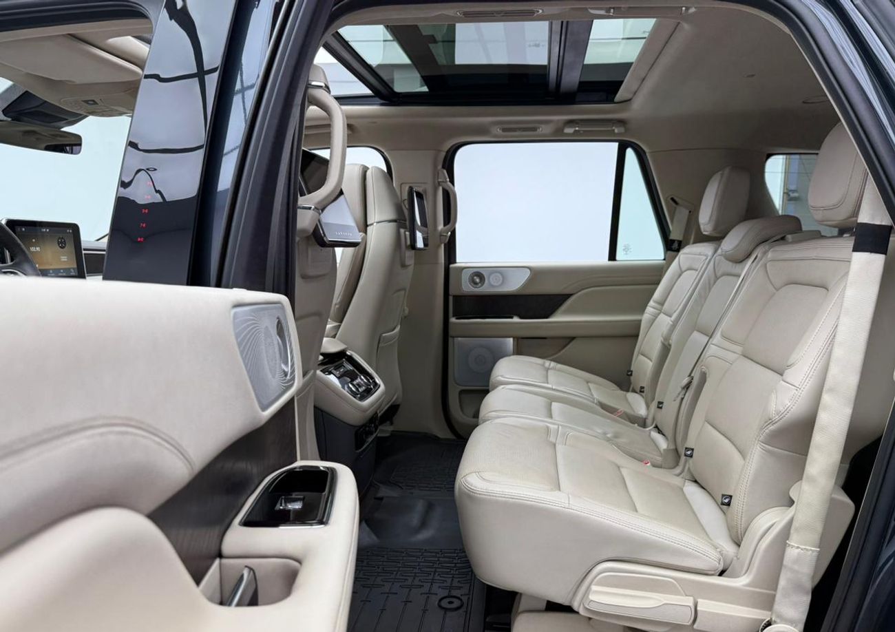 Lincoln Navigator Presidential 3.5L 2021 Lincoln Navigator Presidential, 2026 Lincoln Warranty + Service Pack, Low Km,