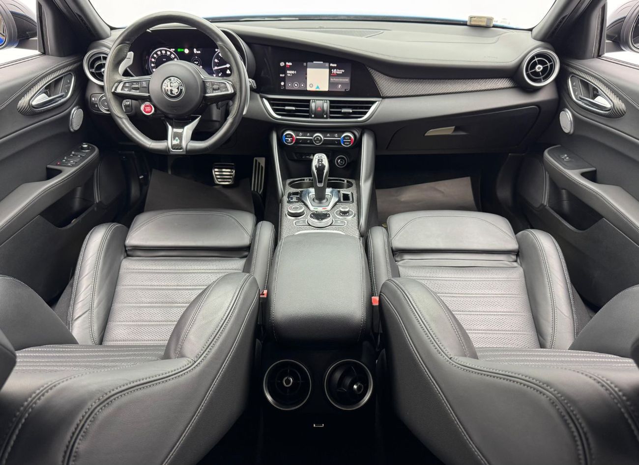 ألفا روميو جوليا 2023 Alfa Romeo Giulia Quadrifoglio, 1 Year Warranty, Service History