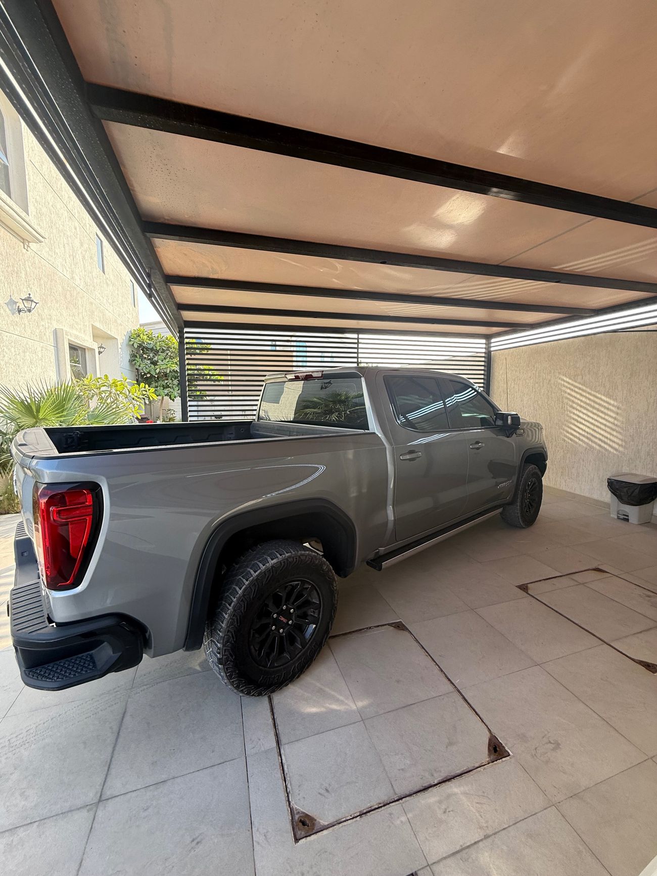 جي أم سي سييرا 5.3L V8 AT4X CREW CAB (AWD)