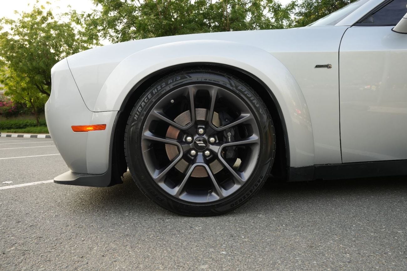 Dodge Challenger R/T Scat Pack 6.4L American