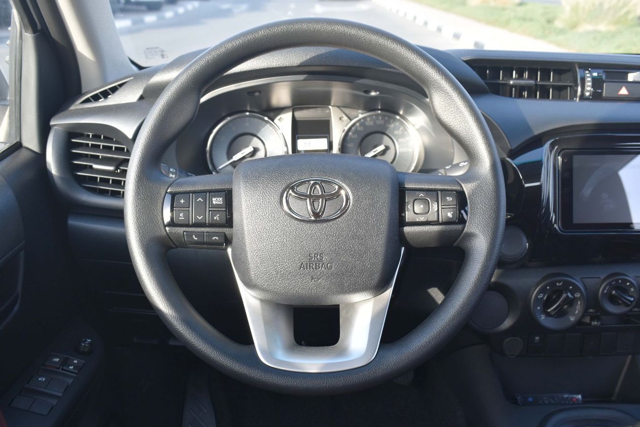 تويوتا هيلوكس 2025 MODEL HILUX 4X2 2.7L M/T STD HALOGEN, BENCH SEAT, MAN A/C