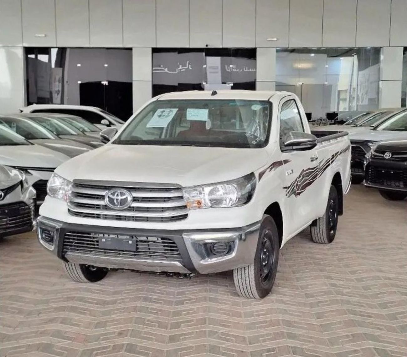 Toyota Hilux 2700CC RWD MANUAL PETROL ZERO KM