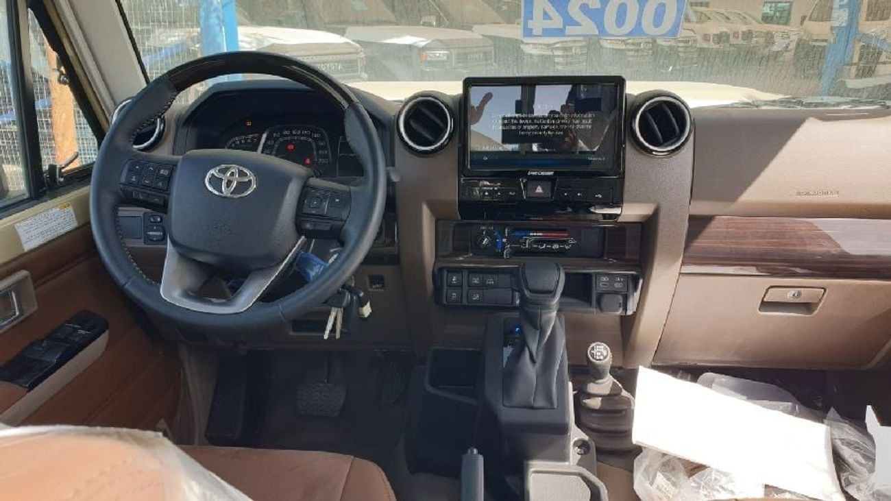 Toyota Land Cruiser Pick Up 4.0L 2D LX V6 4WD AT (PETROL)