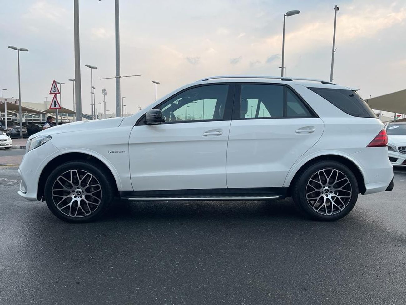مرسيدس بنز GLE 63 AMG Mercedes GLE 63 AMG Japanese 2017 in excellent condition, full option