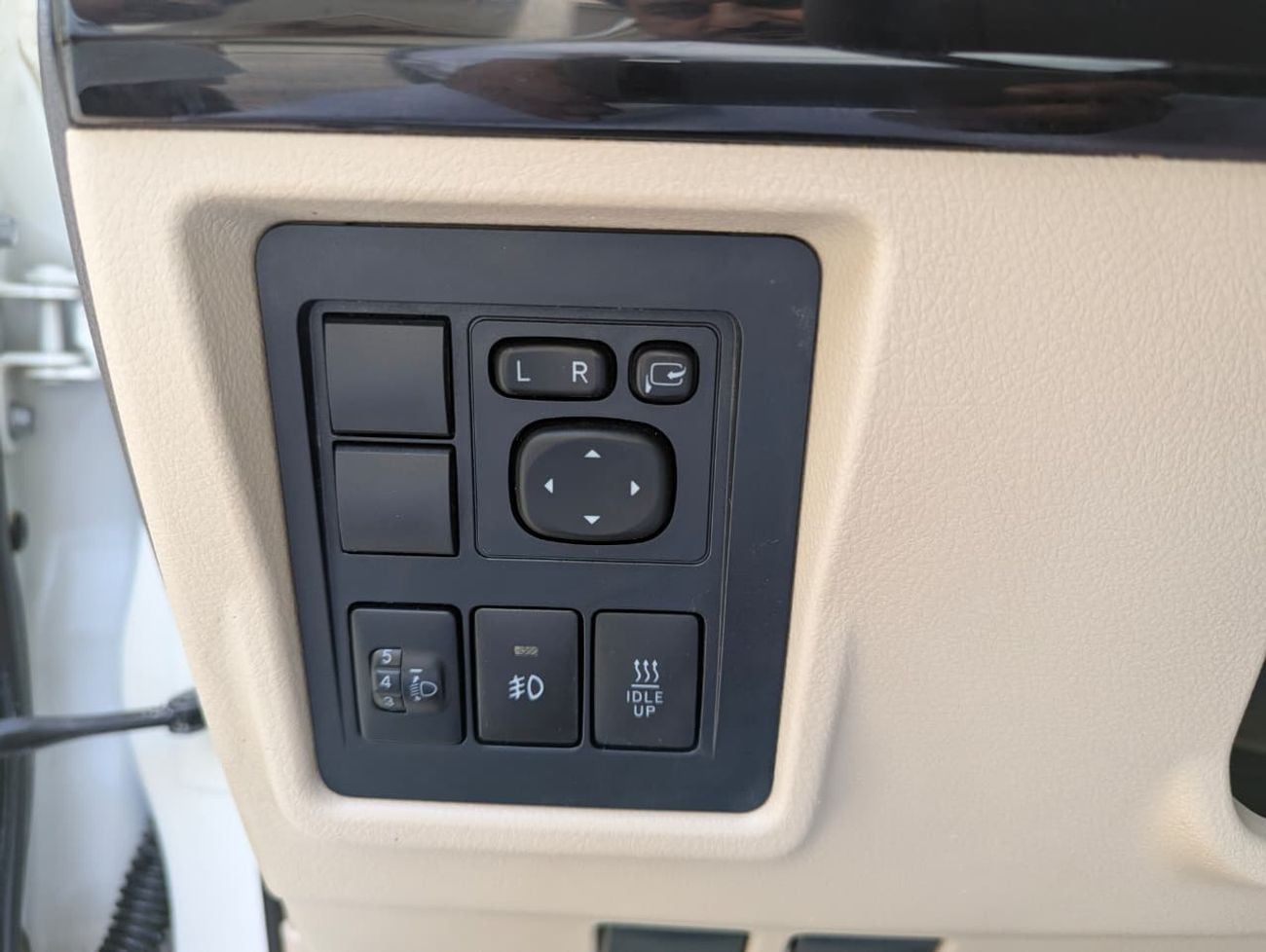 Toyota Prado 2020 Toyota Prado TXL - 3.0L V4 - 4WD- Deisel -GCC- Push Start With Fridge