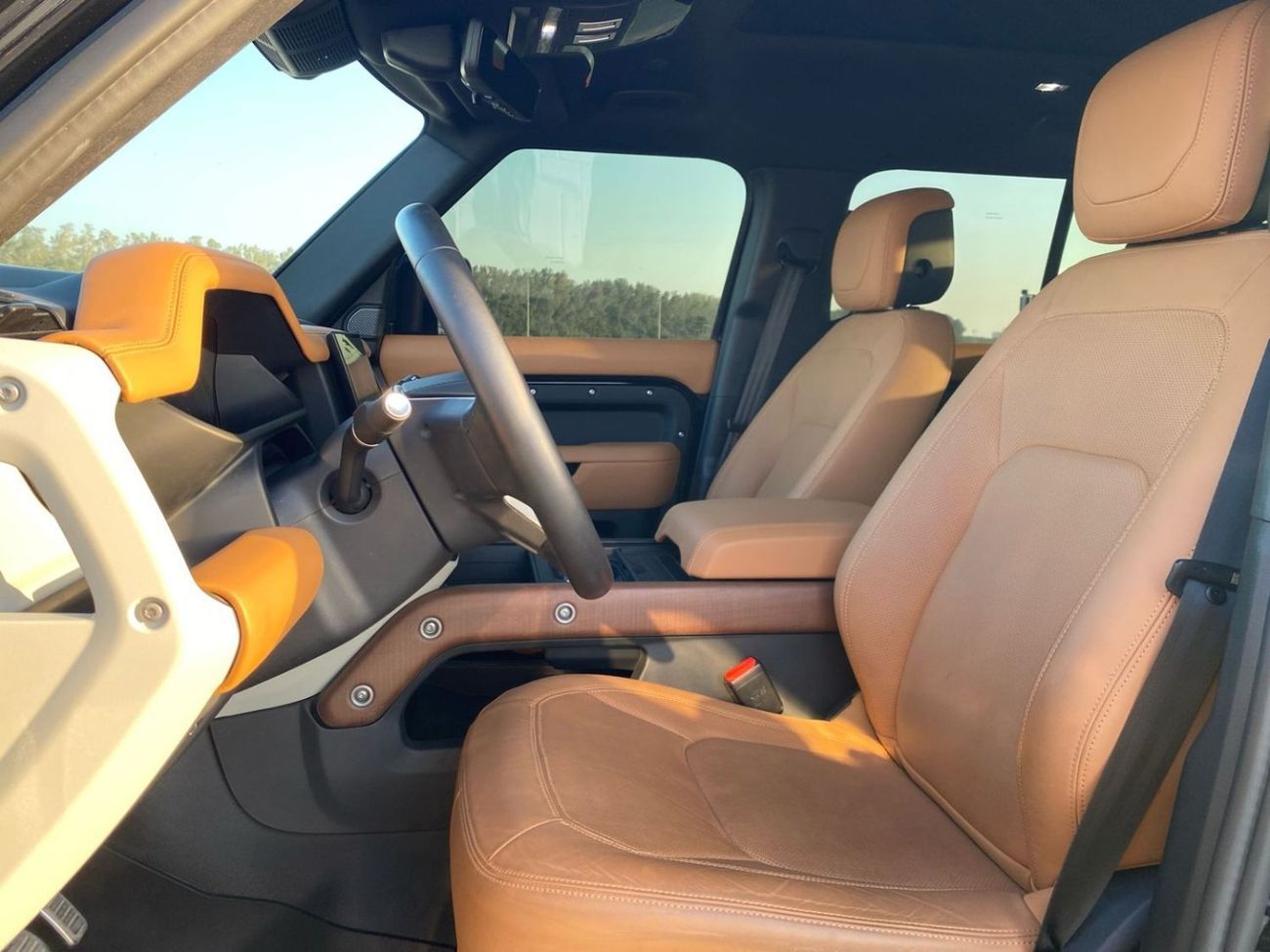 Land Rover Defender P400 110 X-Dynamic HSE 3.0L (5 Seater)