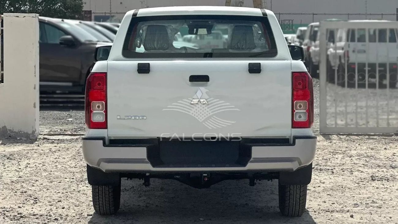 Mitsubishi L200 Mitsubishi L200 2.4L D DC 4WD GL New Face 5MT